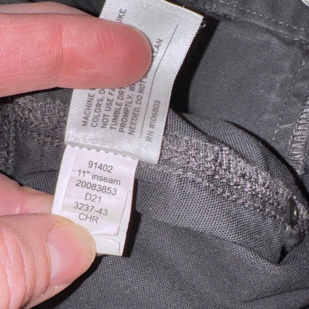 Duluth Trading Co CurveSetter Shorts Womens 10 Grey Green Lot 2 EUC Stretch - Picture 6 of 10